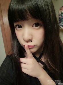 娱乐吃瓜徐娇是谁啊,从童星到时尚达人,娱乐圈的“吃瓜”女王