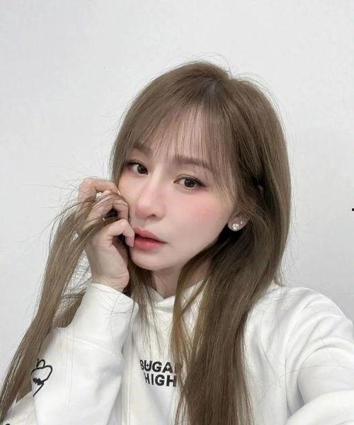 娱乐吃瓜王心凌是谁啊,她是如何成为娱乐圈焦点人物的?